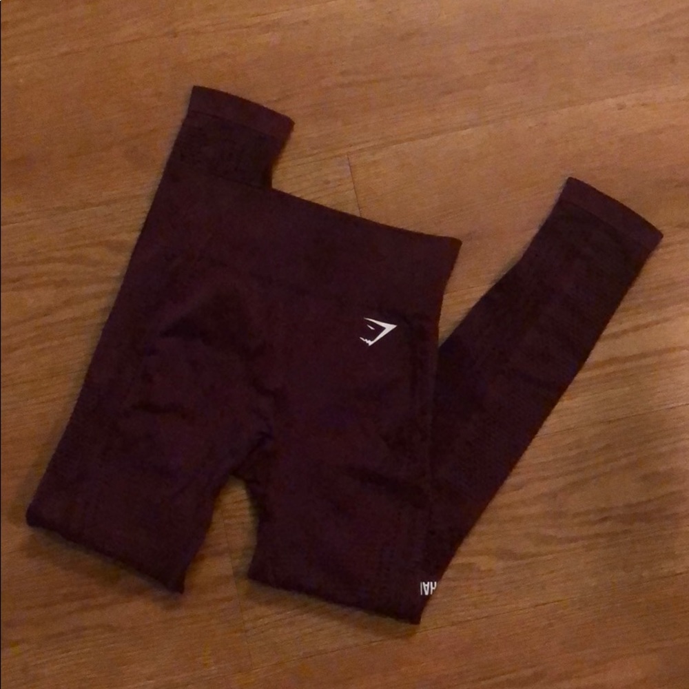 GYMSHARK FLAWLESS KNIT BURGUNDY COLOR